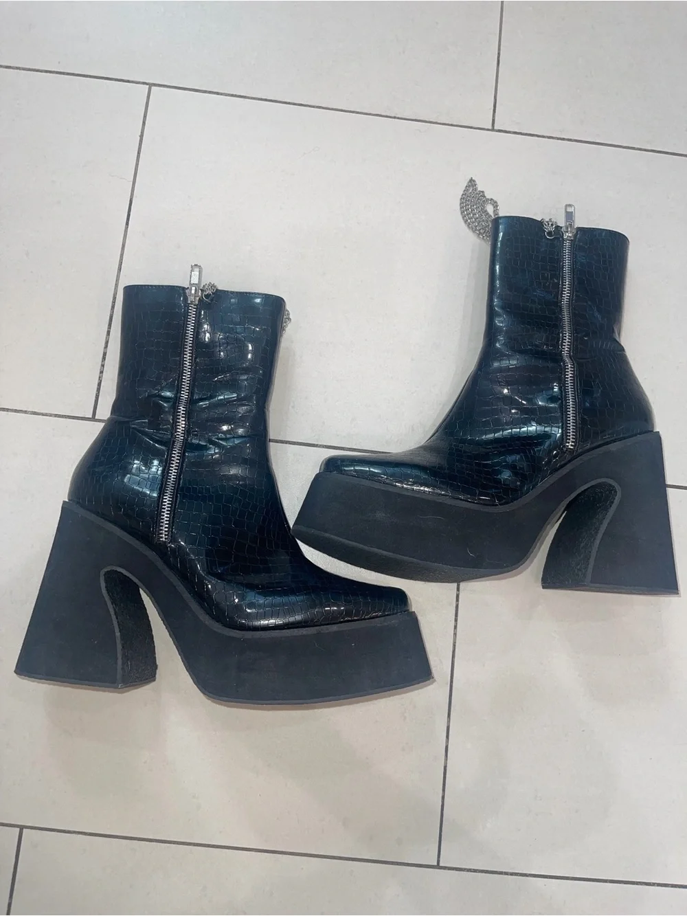 Dolls Kill Arnor Croc Chain Platform Boots Black Size 9